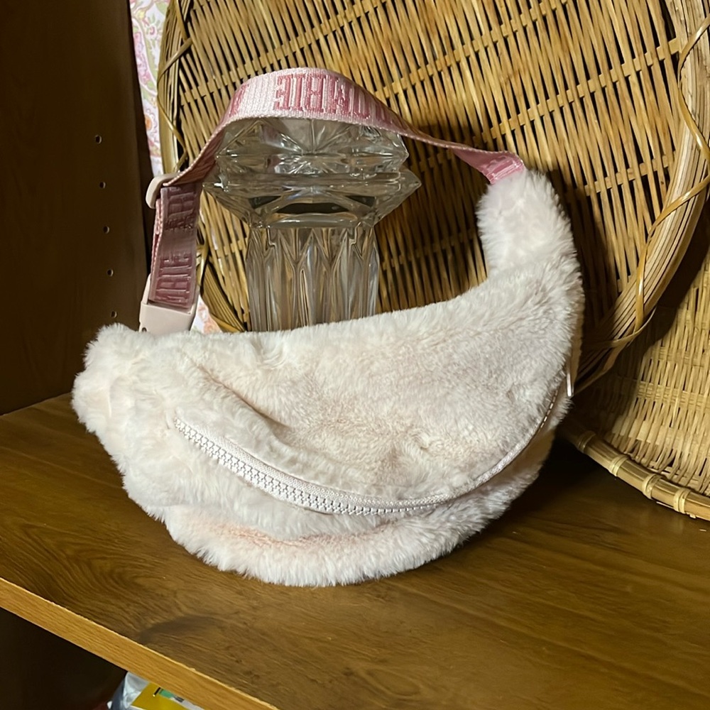 😄Pink plush fuzzy Fanny pack bag